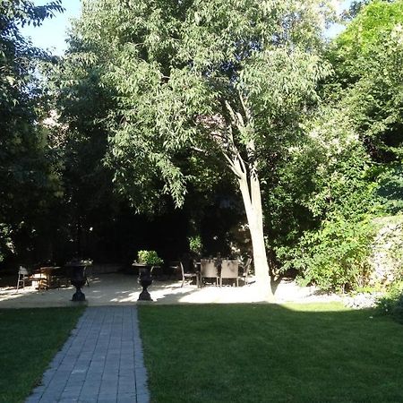 Chambre Cote Jardin นีมส์ ภายนอก รูปภาพ
