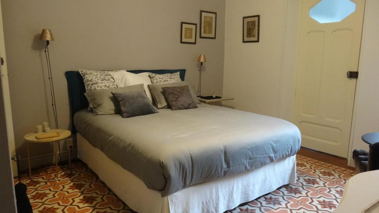 Chambre Cote Jardin นีมส์ ภายนอก รูปภาพ