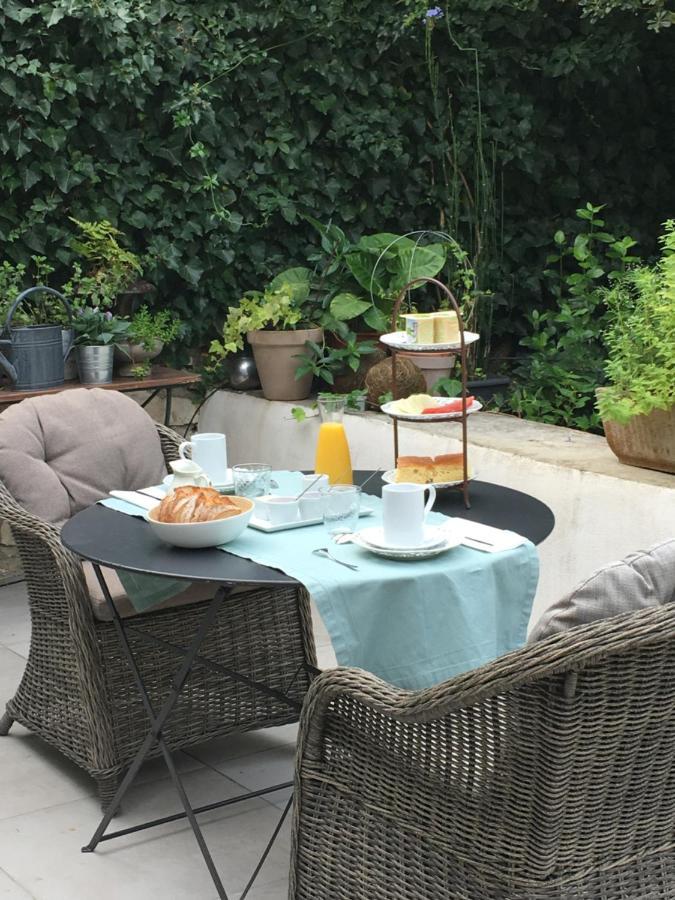 Chambre Cote Jardin นีมส์ ภายนอก รูปภาพ
